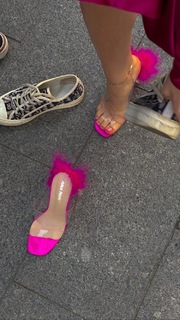 Maryana Ro feet photo 2