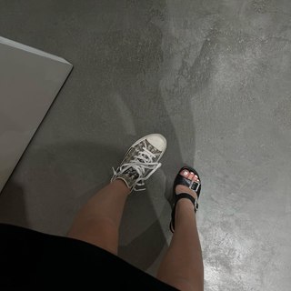 Maryana Ro feet photo 13