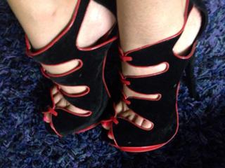 Maryse Mizanin feet photo thumbnail
