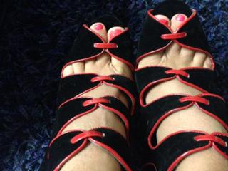 Maryse Mizanin feet photo thumbnail