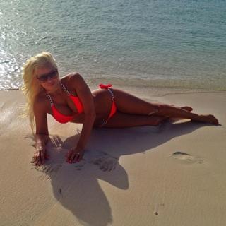 Maryse Mizanin feet photo thumbnail