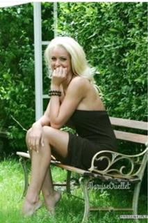 Maryse Mizanin feet photo thumbnail