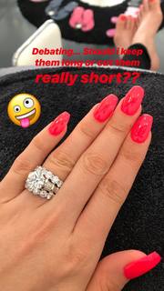 Maryse Mizanin feet photo thumbnail