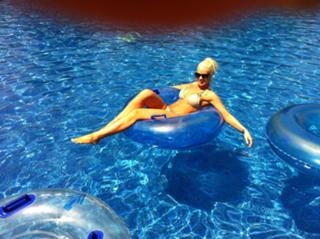 Maryse Mizanin feet photo thumbnail