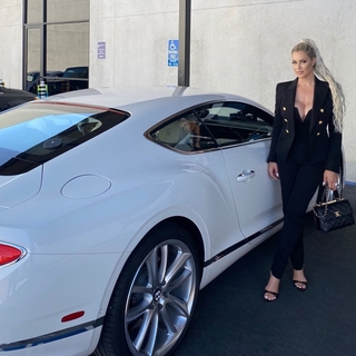 Maryse Mizanin feet photo thumbnail