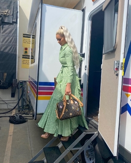Maryse Mizanin feet photo thumbnail