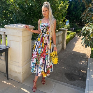Maryse Mizanin feet photo thumbnail
