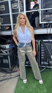 Maryse Mizanin feet photo thumbnail
