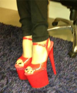 Maryse Mizanin feet photo thumbnail