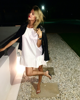 María Del Cerro feet photo thumbnail