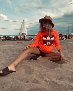 María Del Cerro feet photo thumbnail