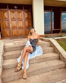 María Del Cerro feet photo thumbnail