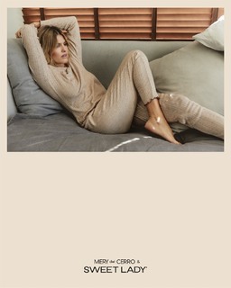 María Del Cerro feet photo thumbnail