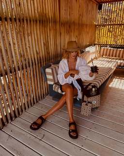 María Del Cerro feet photo thumbnail