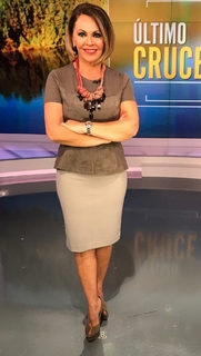 María Elena Salinas feet photo 6
