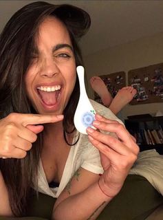 María Gabriela de Faría feet photo thumbnail