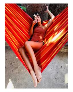 María Gabriela de Faría feet photo thumbnail