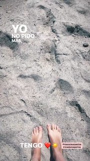María Gabriela de Faría feet photo thumbnail