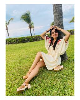 María Gabriela de Faría feet photo thumbnail