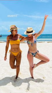 María Gabriela de Faría feet photo thumbnail