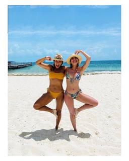 María Gabriela de Faría feet photo thumbnail