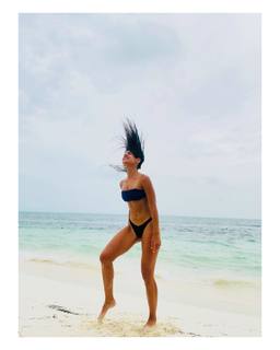 María Gabriela de Faría feet photo thumbnail