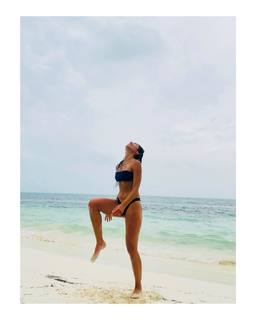 María Gabriela de Faría feet photo thumbnail