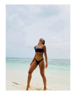 María Gabriela de Faría feet photo thumbnail