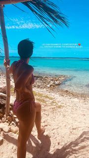 María Gabriela de Faría feet photo thumbnail