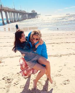 María Gabriela de Faría feet photo thumbnail