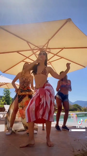 María Gabriela de Faría feet photo thumbnail