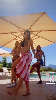 María Gabriela de Faría feet photo thumbnail