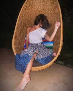 María Gabriela de Faría feet photo thumbnail