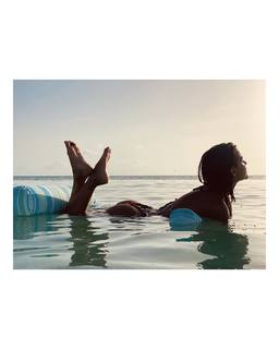 María Gabriela de Faría feet photo thumbnail