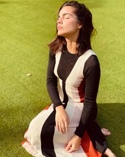 María Gabriela de Faría feet photo thumbnail