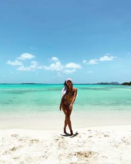 María Gabriela de Faría feet photo thumbnail