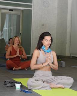 María Gabriela de Faría feet photo thumbnail