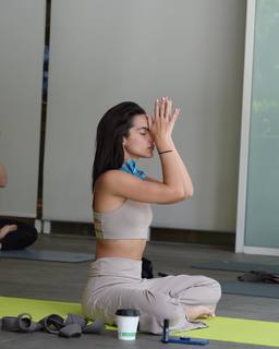 María Gabriela de Faría feet photo thumbnail