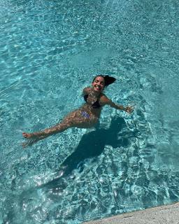 María Gabriela de Faría feet photo thumbnail