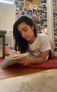 María Gabriela de Faría feet photo thumbnail