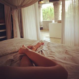 María José Suárez feet photo 6