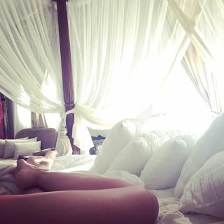 María José Suárez feet photo 7