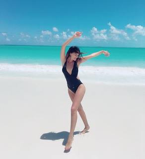 María José Suárez feet photo 13