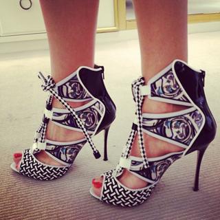 María José Suárez feet photo 18