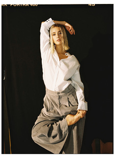 María Pedraza feet photo thumbnail