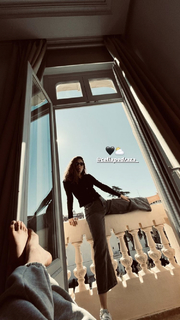 María Pedraza feet photo thumbnail
