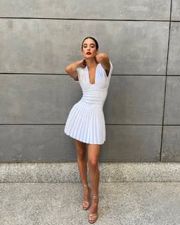 María Pedraza feet photo thumbnail