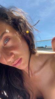 María Pedraza feet photo thumbnail