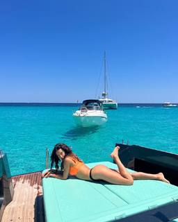 María Pedraza feet photo thumbnail