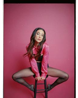 María Pedraza feet photo thumbnail